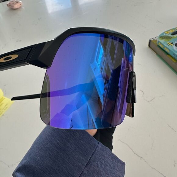 Sporty Blue Mirrored Sunglasses - Picture 3 of 9